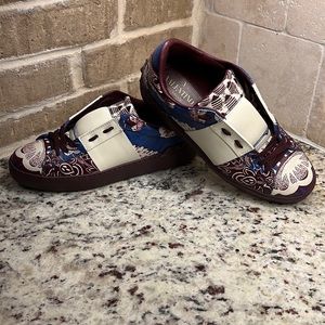 Valentino Sneakers
